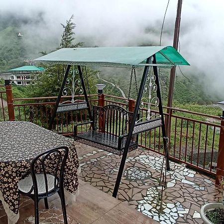 Icebergs Mussoorie - A Boutique Stay And 24 Hrs Roof Top Cafe Bagian luar foto