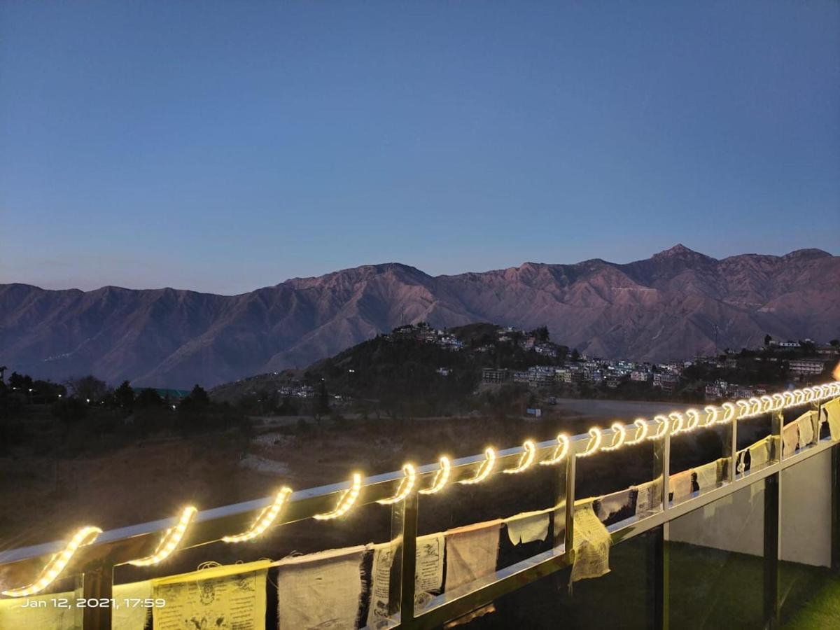 Icebergs Mussoorie - A Boutique Stay And 24 Hrs Roof Top Cafe Bagian luar foto