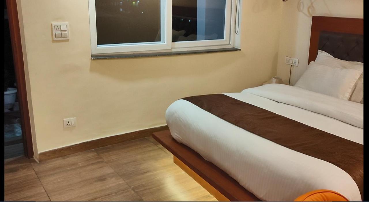 Icebergs Mussoorie - A Boutique Stay And 24 Hrs Roof Top Cafe Bagian luar foto