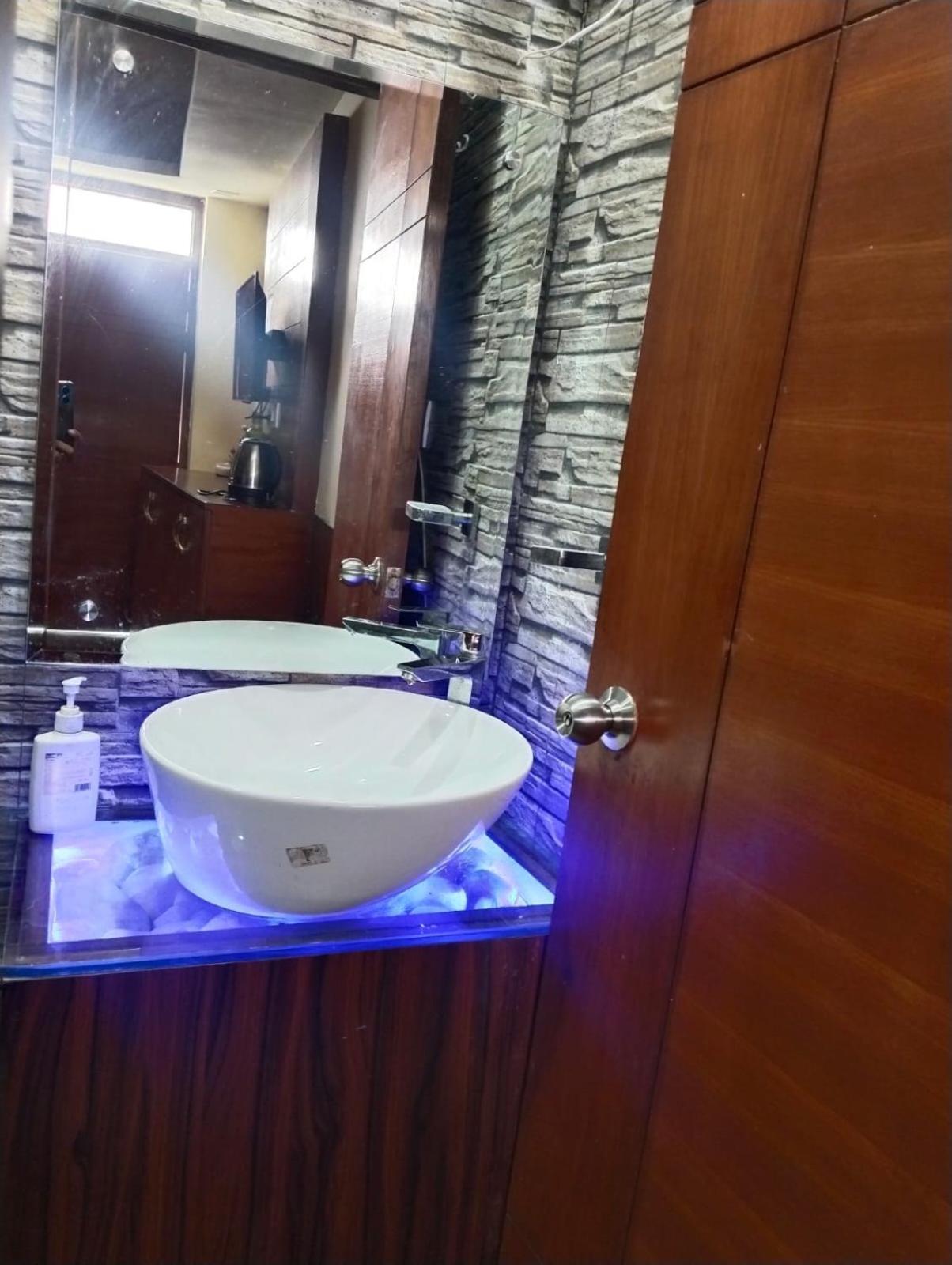 Icebergs Mussoorie - A Boutique Stay And 24 Hrs Roof Top Cafe Bagian luar foto
