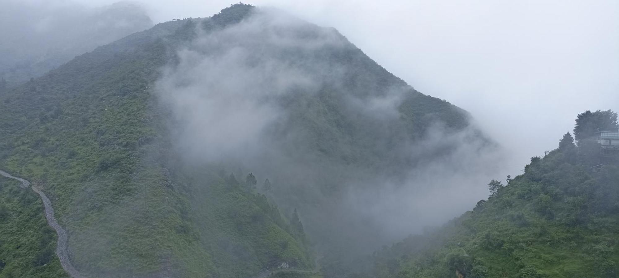 Icebergs Mussoorie - A Boutique Stay And 24 Hrs Roof Top Cafe Bagian luar foto