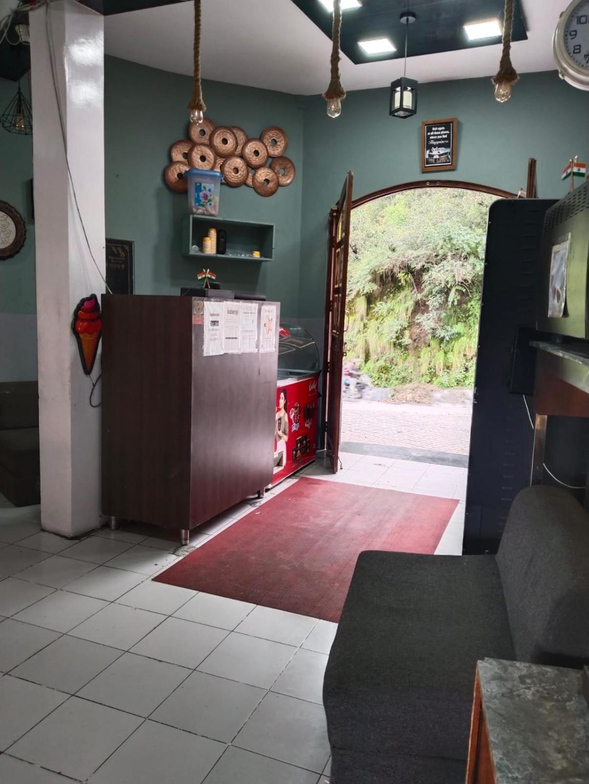 Icebergs Mussoorie - A Boutique Stay And 24 Hrs Roof Top Cafe Bagian luar foto