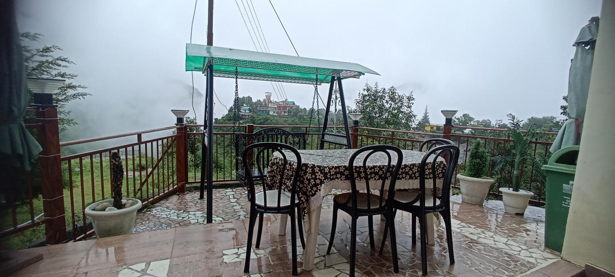 Icebergs Mussoorie - A Boutique Stay And 24 Hrs Roof Top Cafe Bagian luar foto