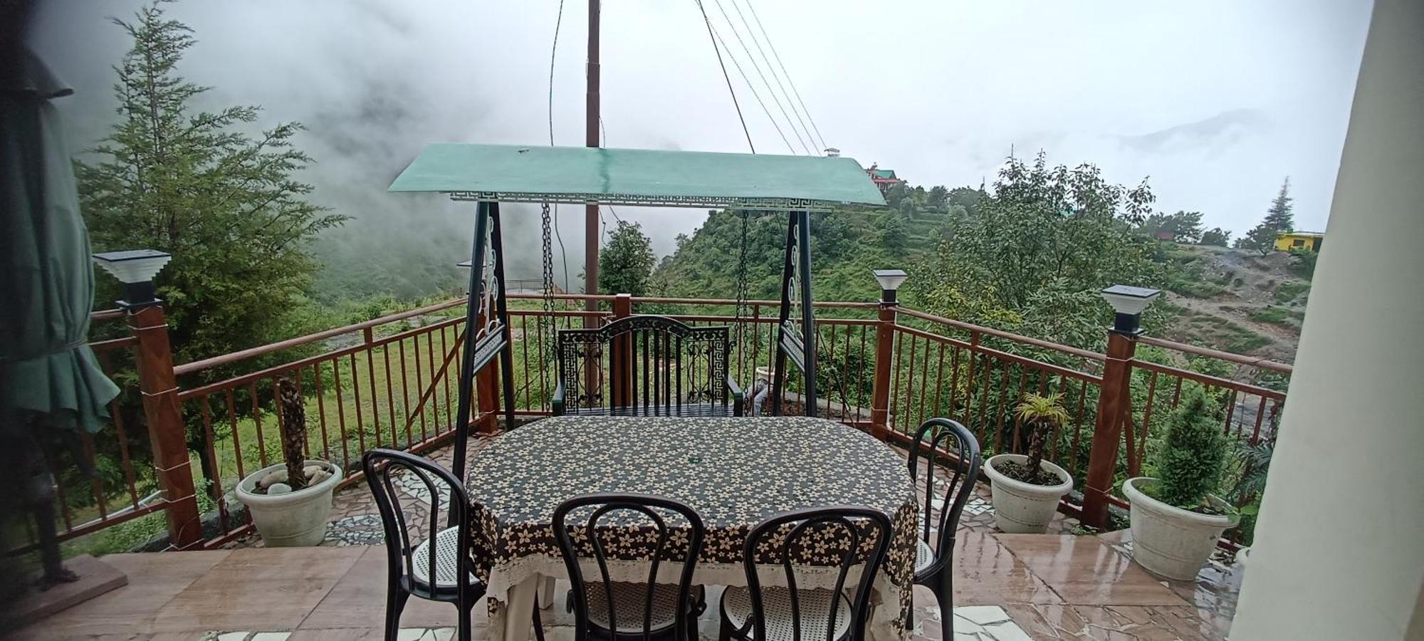 Icebergs Mussoorie - A Boutique Stay And 24 Hrs Roof Top Cafe Bagian luar foto