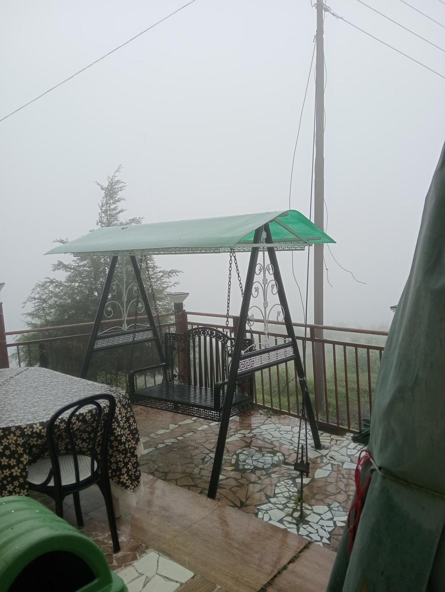 Icebergs Mussoorie - A Boutique Stay And 24 Hrs Roof Top Cafe Bagian luar foto