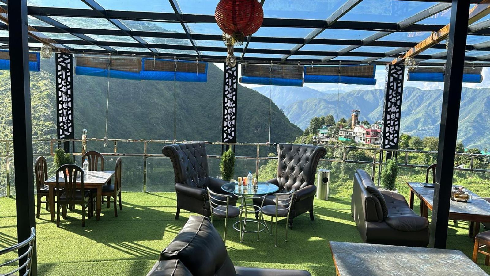 Icebergs Mussoorie - A Boutique Stay And 24 Hrs Roof Top Cafe Bagian luar foto