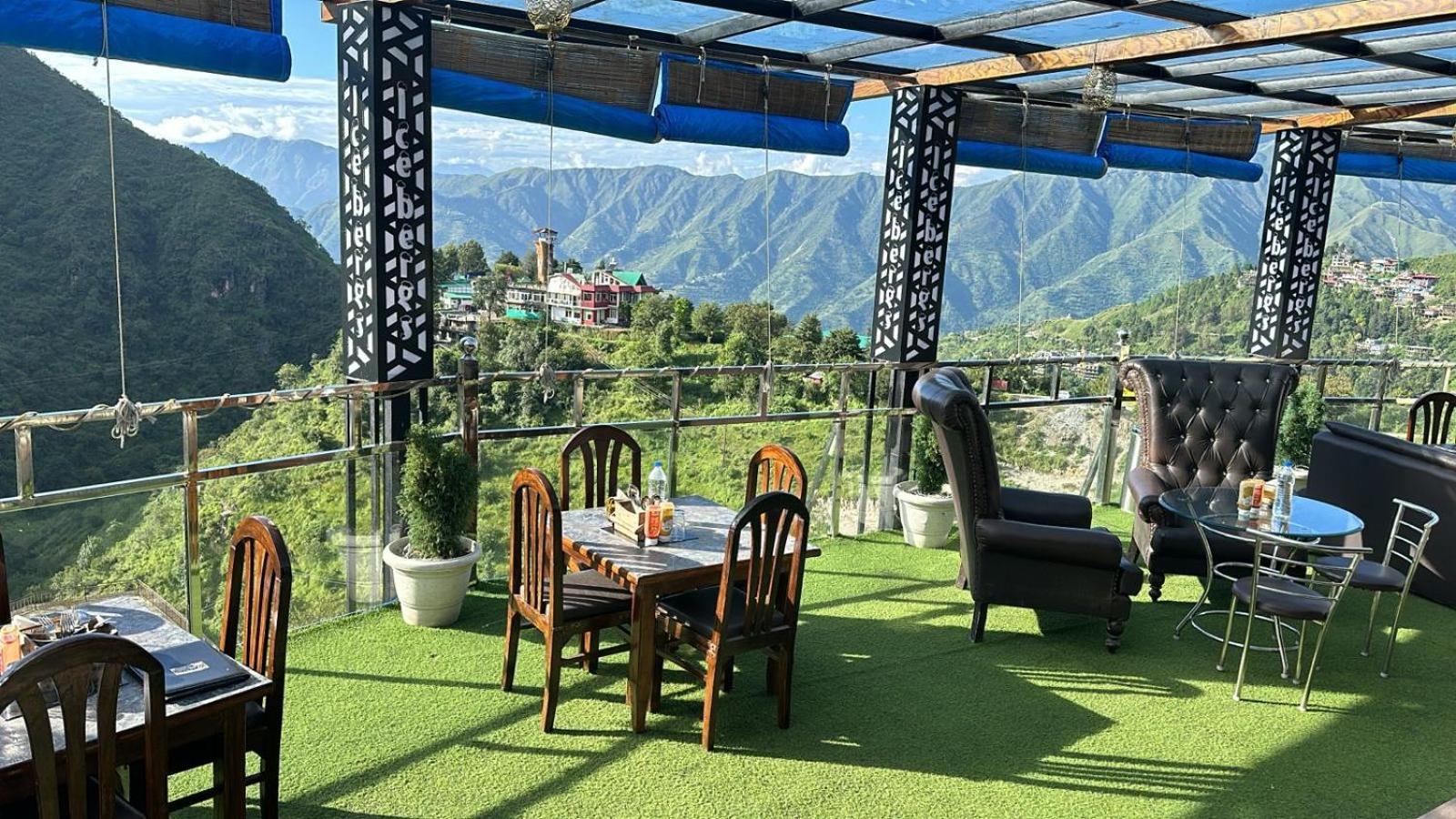 Icebergs Mussoorie - A Boutique Stay And 24 Hrs Roof Top Cafe Bagian luar foto